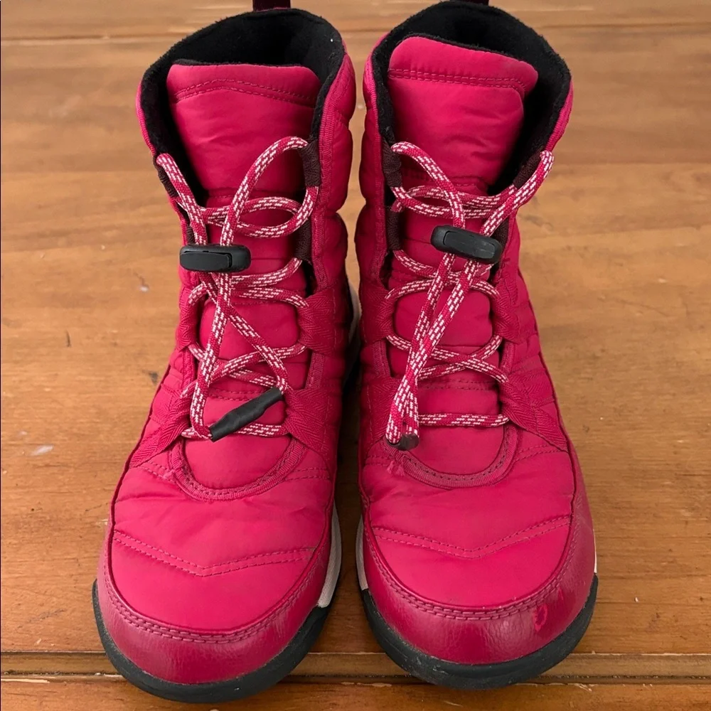 Sorel Whitney ll Quilted Snow Boots Size 4